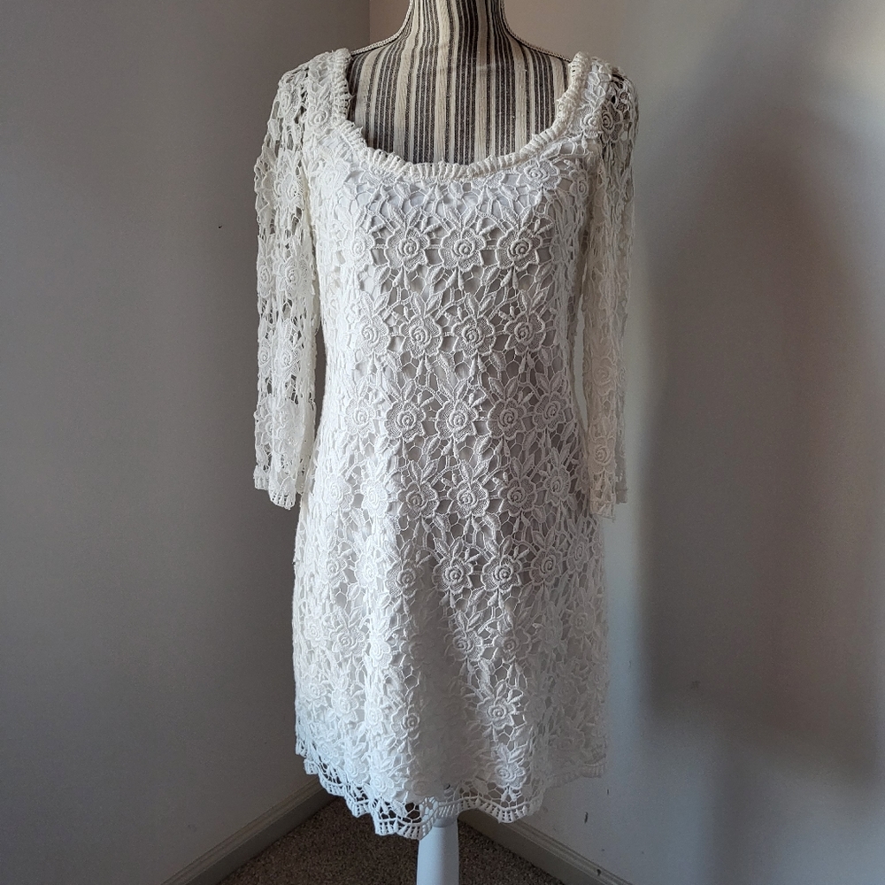 White House Black Market, Size 6 white lace dress with lining.